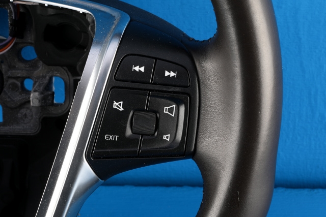 Ratt til Volvo V40 2012-2019  (VOLVO|P31390323|)