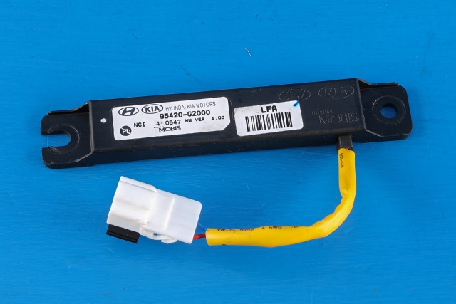 Antenne forsterker til Hyundai Ioniq Electric 2016-2019 (Fase 1) (HYUNDAI|95420-G2000|)