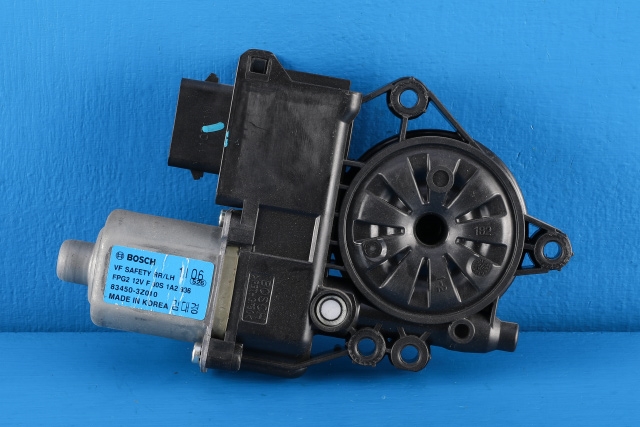 Ruteheis, kun motor, venstre bak til Hyundai i40, 2012-2017  (HYUNDAI|83450-3Z010)