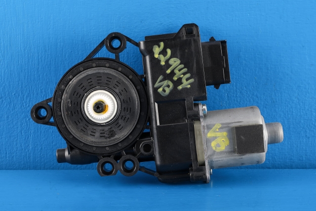 Ruteheis, kun motor, venstre bak til Hyundai i40 2012-2017 (HYUNDAI|83450-3Z010|)