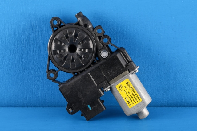 Ruteheis, kun motor, høyre foran til Hyundai i40, 2012-2017  (HYUNDAI|82460-3Z010)