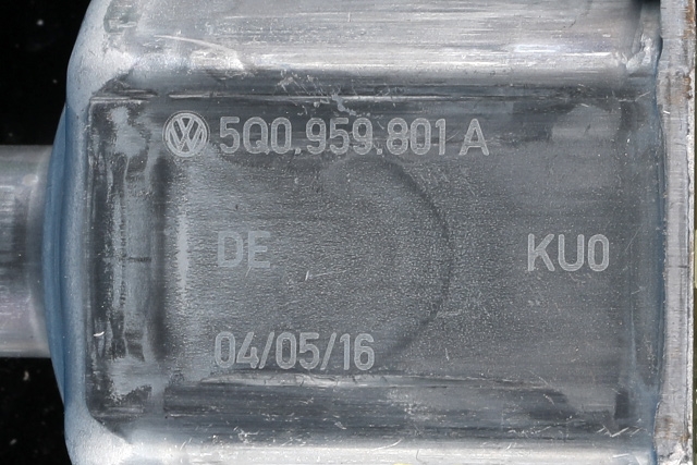 Ruteheis venstre bak til VW Tiguan 2016-2020 (Type II, Fase 1)  (VAG|5Q0 959 801 A|)