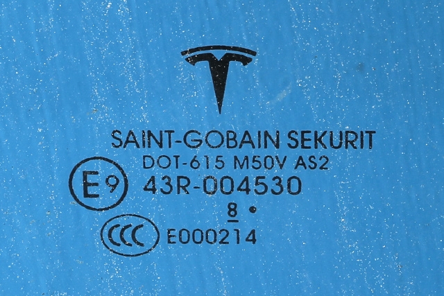 Siderute høyre foran til Tesla Model 3 2018-2023 (Fase 1)