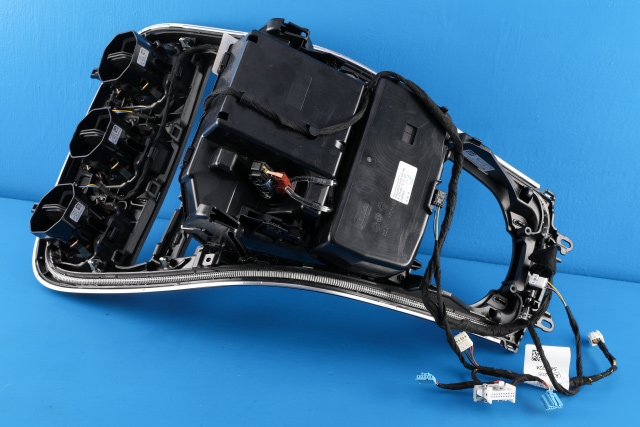 Dashbord friskluftdyse midtkonsoll til Mercedes GLC 2015-2022 (X253) (X253) (MERCEDES|A 205 680 72 10|)