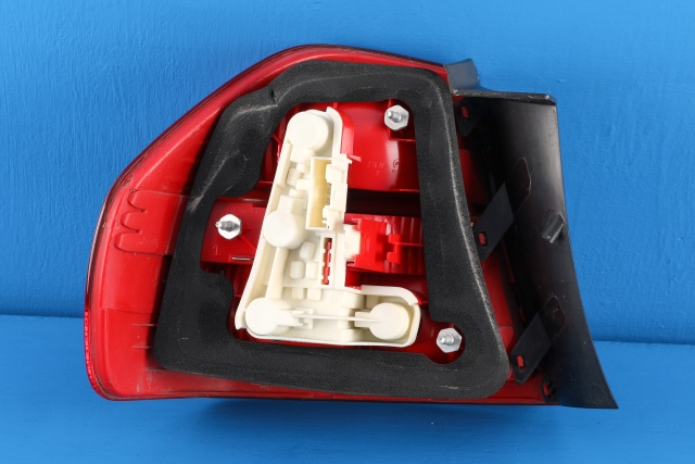 Baklykt høyre ytre til BMW 3-Serie 2005-2011 (E90/E91/E92/E93) (E90/E91/E92/E93) (BMW|6 937 458|)