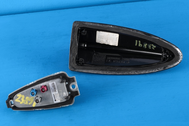 Antenne navigasjon til BMW X6 2008-2014 (E71/E72) (E71/E72) (BMW|6 950 704|)
