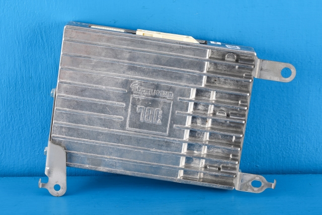 Bilstereo forsterker til Toyota RAV4 2016-2019 (Type IV, Fase 2)  (TOYOTA|86280-42050|)