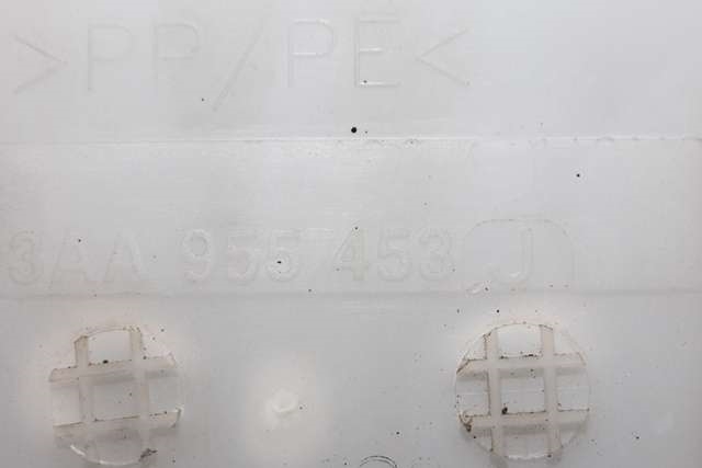 Spylertank foran til VW Passat 2011-2015 (B7) (B7) (VAG|3AA 955 453 J|)