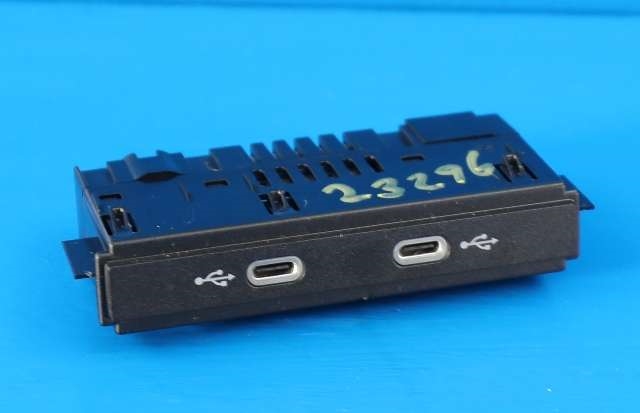 Dashbord diverse til Audi Q4 e-tron, 2021-->>  (VAG|89A 035 736)