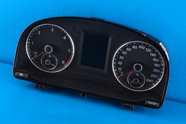 Instrumentpanel til VW Touran, 2010-2015 (Type I, Fase 3) (VAG|1T0 920 885 A)