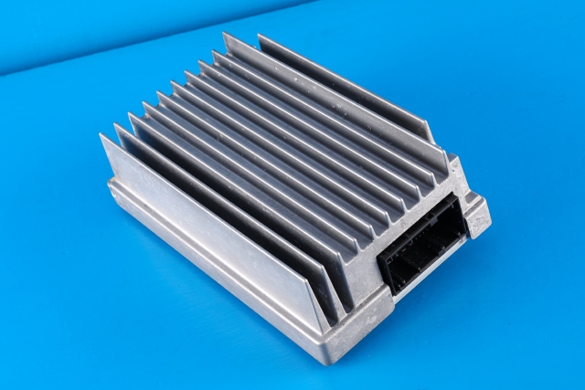 Bilstereo forsterker til BMW 1-Serie, 2011-2015 (Fase 1) (F20/F21) (F20/F21) (BMW|9 242 202)
