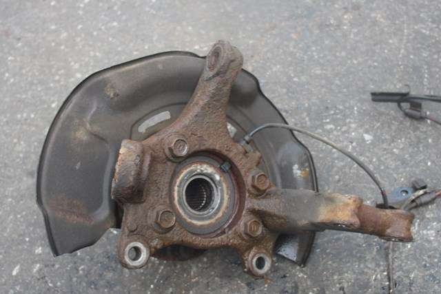 Hjulspindel venstre foran til Toyota RAV4 2006-2009 (Type III, Fase 1)