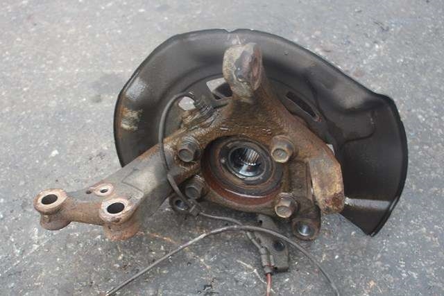 Hjulspindel høyre foran til Toyota RAV4 2006-2009 (Type III, Fase 1)