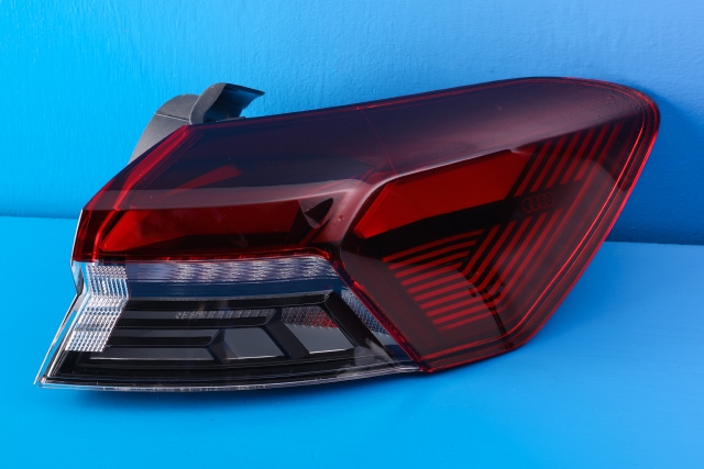 Baklykt høyre ytre til Audi Q4 e-tron, 2021-->>  (VAG|89A 945 092 B)
