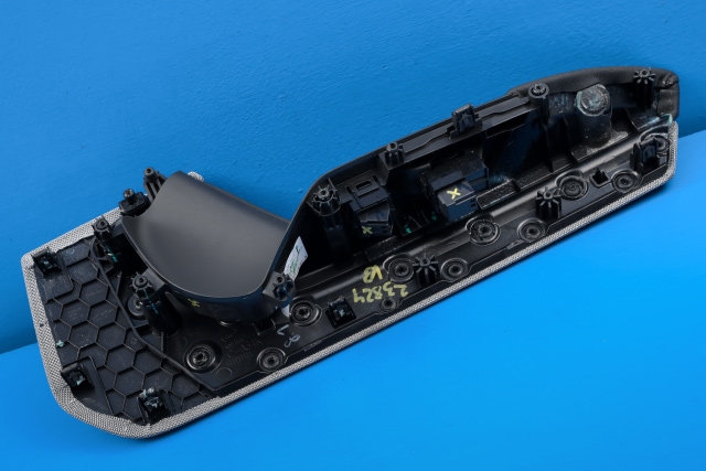 Bryter ruteheis til Polestar 2 2020-->> (VOLVO|32334084|)