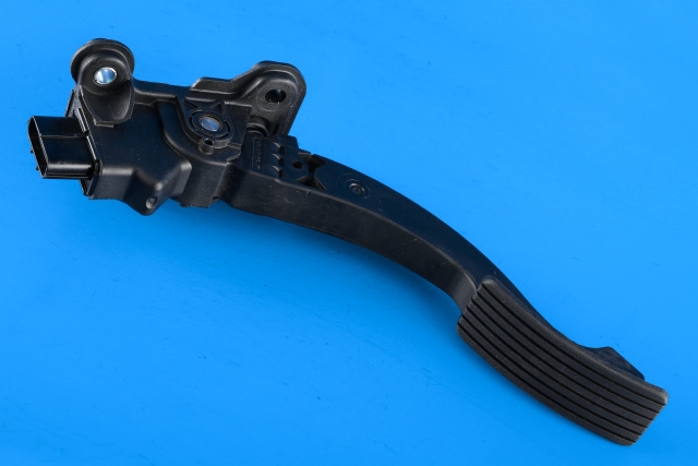 Pedal gass til Peugeot 4008, 2012-2017  (MITSUBISHI|1600A102)