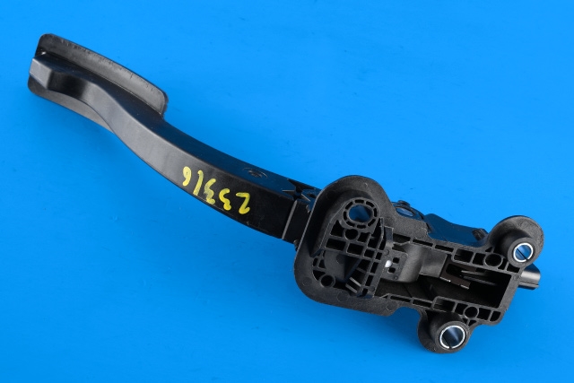 Pedal gass til Peugeot 4008 2012-2017 (MITSUBISHI|1600A102|)