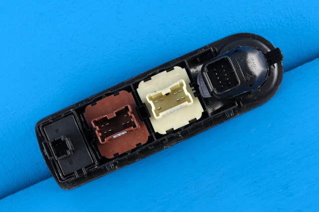 Bryter ruteheis førerdørspanel til Renault Captur 2013-2020 (Type I)  (RENAULT|2541 13300R|2541 18722R|)