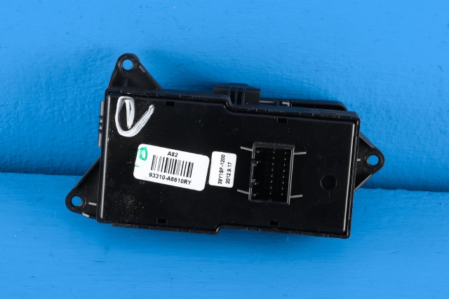 Bryter diverse til Hyundai i30 2012-2017 (Type II)  (HYUNDAI|93310-A6610RY|)