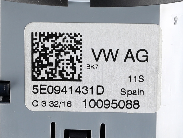 Bryter lys til Škoda Fabia 2014-2021 (Type III)  (VAG|5E0 941 431 D|)