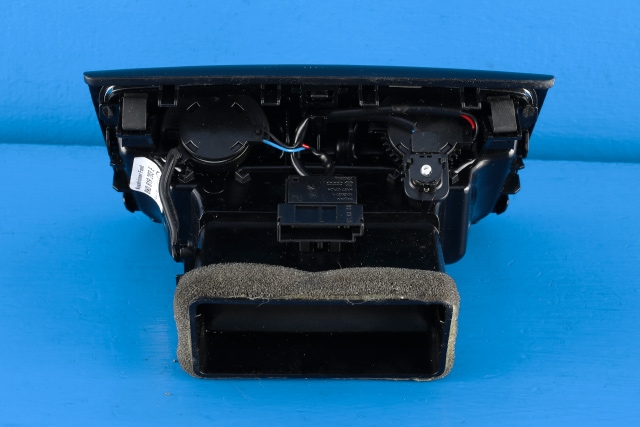 Dashbord friskluftdyse til Audi A4, Allroad 2009-2016 (Type I) (B8) (B8) (VAG|8K0 819 203 E|)