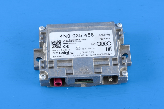 Antenne forsterker til Audi RS4, 2018-->>  (VAG|4N0 035 456)