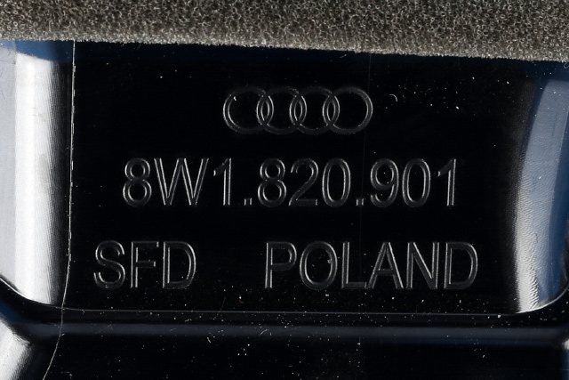 Dashbord friskluftdyse venstre til Audi RS4 2018-->> (VAG|8W1 820 901|)