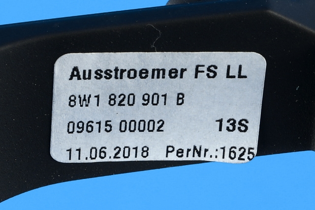 Dashbord friskluftdyse venstre til Audi RS4 2018-->> (VAG|8W1 820 901|)