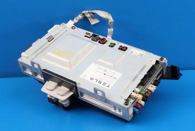 Styreenhet autopilot til Tesla Model 3 2018-2023 (Fase 1)  (TESLA|1566786-81-C|)