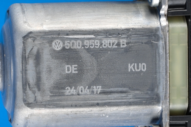 Ruteheis venstre foran til Audi Q2 2016-->> (VAG|5Q0 959 802 B|)