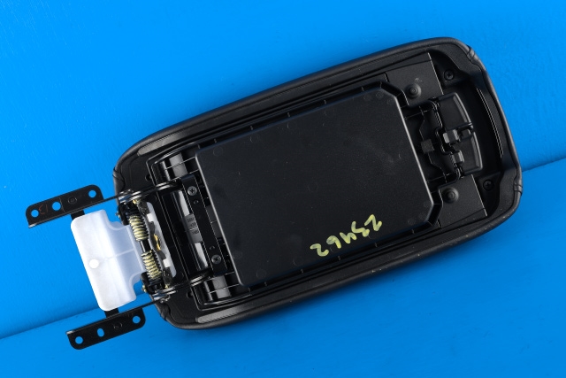 Midtarmlene foran til Toyota RAV4 2016-2019 (Type IV, Fase 2)