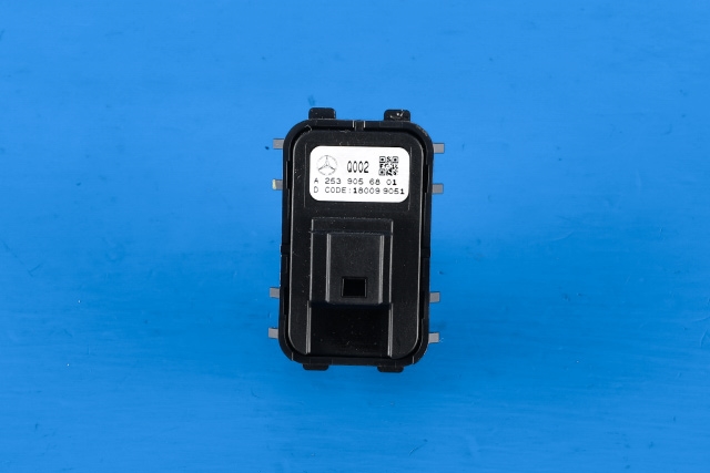 Bryter diverse til Mercedes GLC 2015-2022 (X253) (X253) (MERCEDES|A 253 905 68 01|)