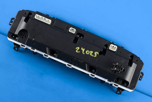 Instrumentpanel til Toyota Prius +7 2012-2020 (Type III) (stasjonsvogn) (stasjonsvogn) (TOYOTA|83800-47840|)
