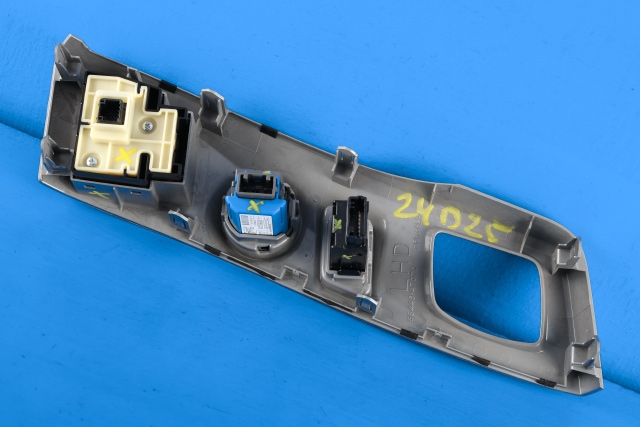 Dashbord diverse til Toyota Prius +7 2012-2020 (Type III) (stasjonsvogn) (stasjonsvogn)