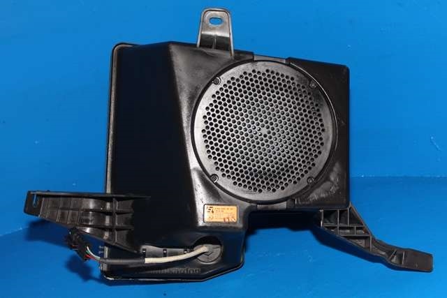 Bilstereo sub-woofer til Mercedes GL, 2006-2012 (X164) (X164) (MERCEDES|A 164 820 35 02)