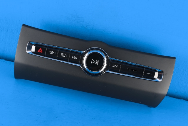 Bilstereo betjeningspanel til Volvo XC60, 2017-->> (Type II)  (VOLVO|P31398845)
