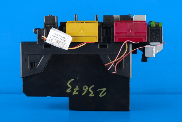 Sikringsboks til Mercedes C-Klasse 2011-2014 (Fase 2) (W204) (W204) (HELLA|5DK 009 225-89|204 906 01 05|)