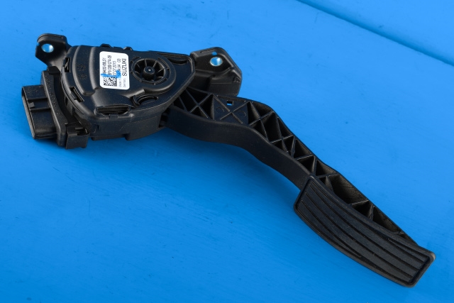 Pedal gass til Suzuki Vitara 2015-->> (Type IV) (HELLA|6PV 009 074-09|49400-68L51|)