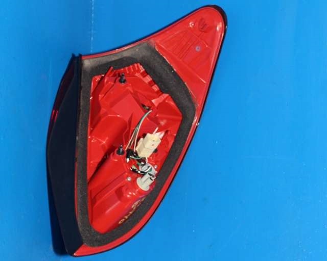 Baklykt venstre til Toyota RAV4 2009-2013 (Type III, Fase 2)  