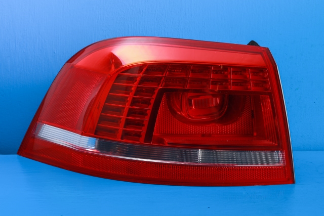 Baklykt venstre ytre til VW Passat, 2011-2015 (B7) (B7) (VAG|3AF 945 207 B)