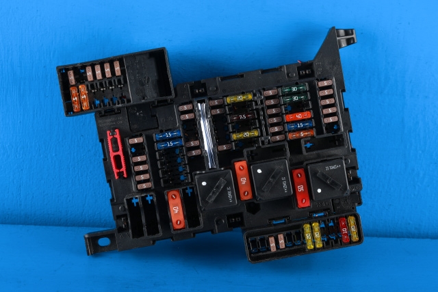 Sikringsboks til BMW i3, 2013-2022  (BMW|9 270 355)