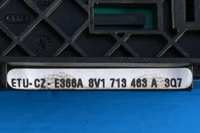 Dashbord diverse til Audi A3 2012-2016 (Type III, Fase 1)  (VAG|8V1 713 463 A|)