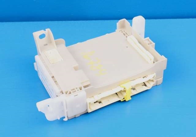 Sikringsboks til Toyota Yaris, 2012-2014 (Type III, Fase 1)  (TOYOTA|82730-52G40)