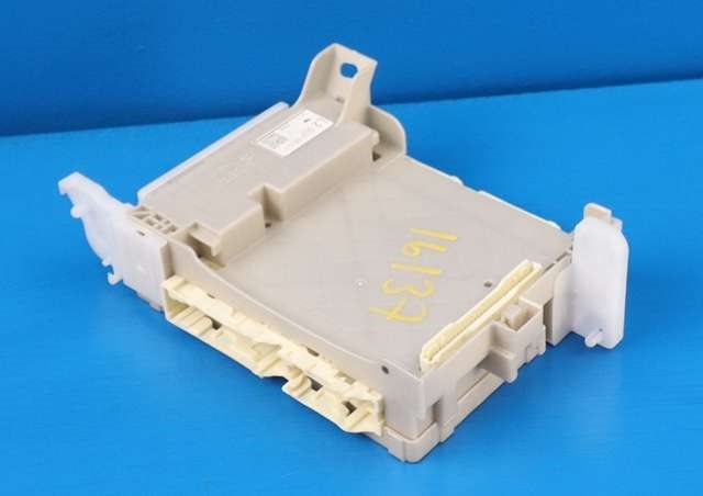 Sikringsboks til Toyota Yaris 2012-2014 (Type III, Fase 1) (TOYOTA|82730-52L70-C|)