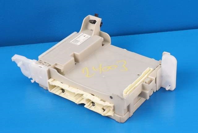 Sikringsboks til Toyota Yaris 2012-2014 (Type III, Fase 1) (TOYOTA|82730-52G40|)