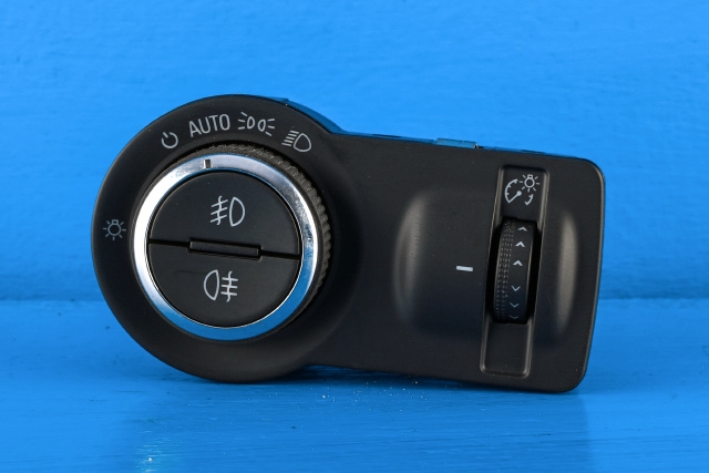 Bryter lys til Opel Astra J, 2010-2015  (GM|13 268 707)