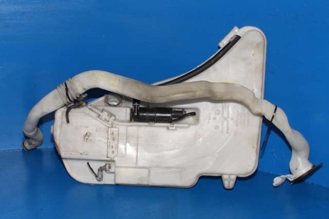 Spylertank foran til BMW 5-Serie 2010-2017 (F10/F11) (F10/F11) (BMW|8 050 439|)
