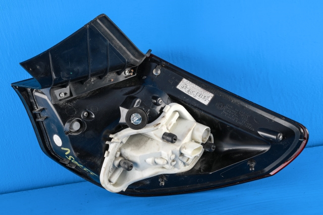Baklykt venstre ytre til Opel Astra J 2010-2015  