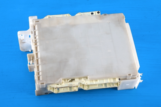 Sikringsboks til Toyota Yaris 2014-2020 (Type III, Fase 2)  (TOYOTA|82730-52K40|)