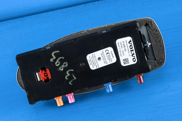 Antenne navigasjon til Volvo V60 / V60 CC 2018-->> (Type II) (VOLVO|31438104|)